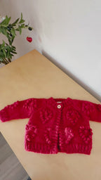 Cárdigan de corazón rojo para San Valentín